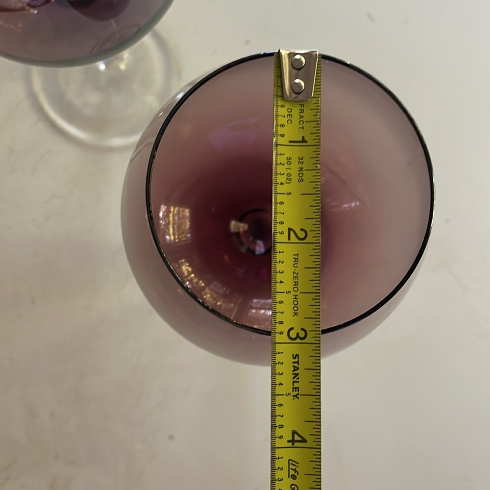 Glass - Picture 2 of 3